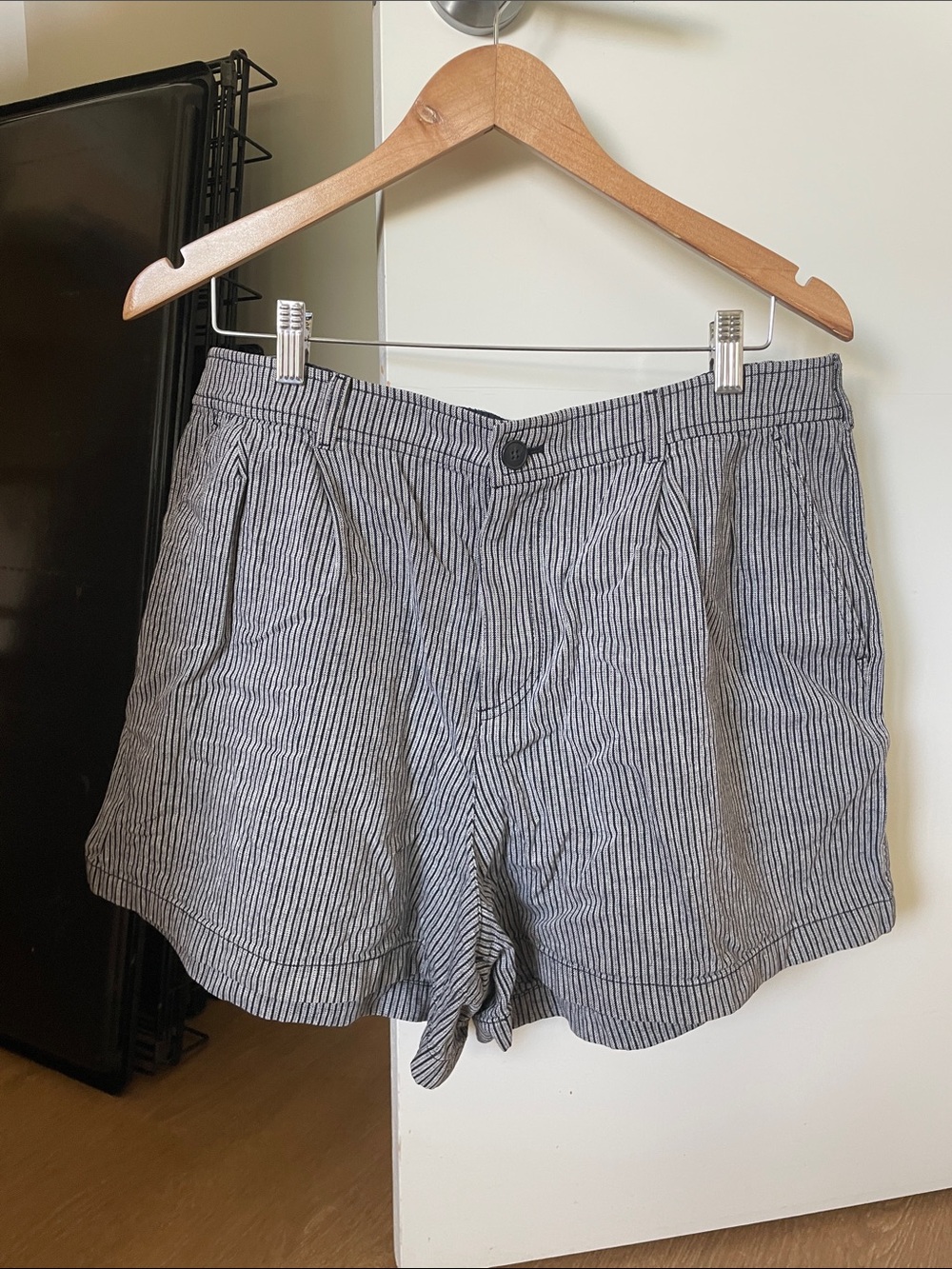 💫 UNIQLO High Waist Pinstripe Shorts XXL